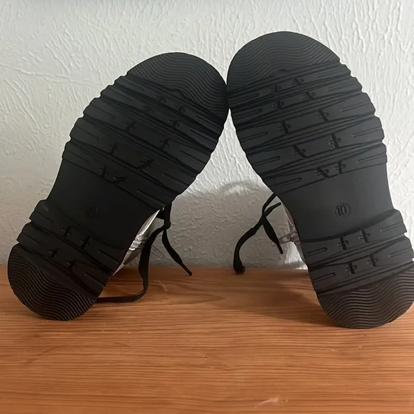 Cotton on Kids Boots - Picture 5 of 7